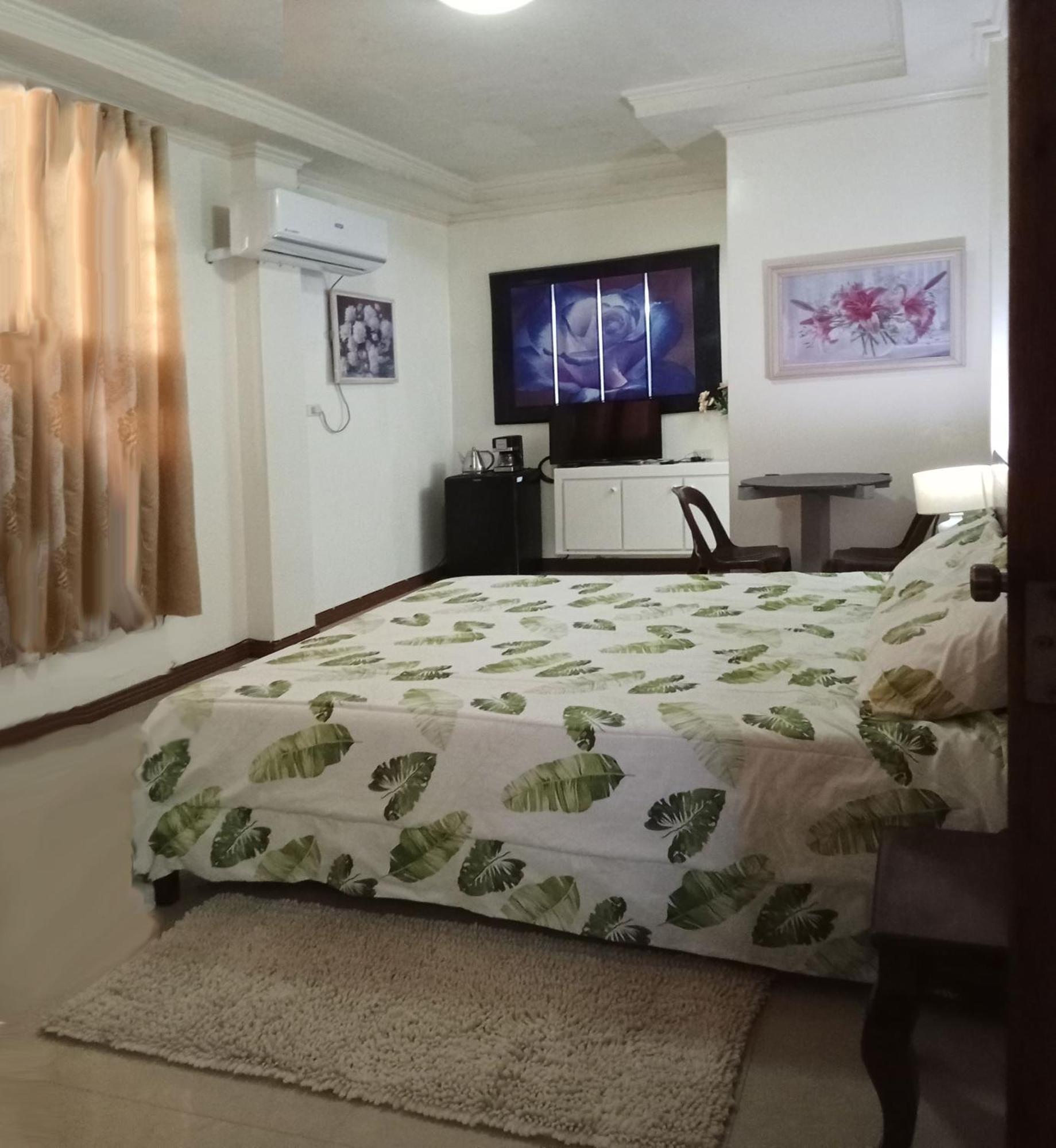Palompon Leizel'S Bed & Breakfast מראה חיצוני תמונה